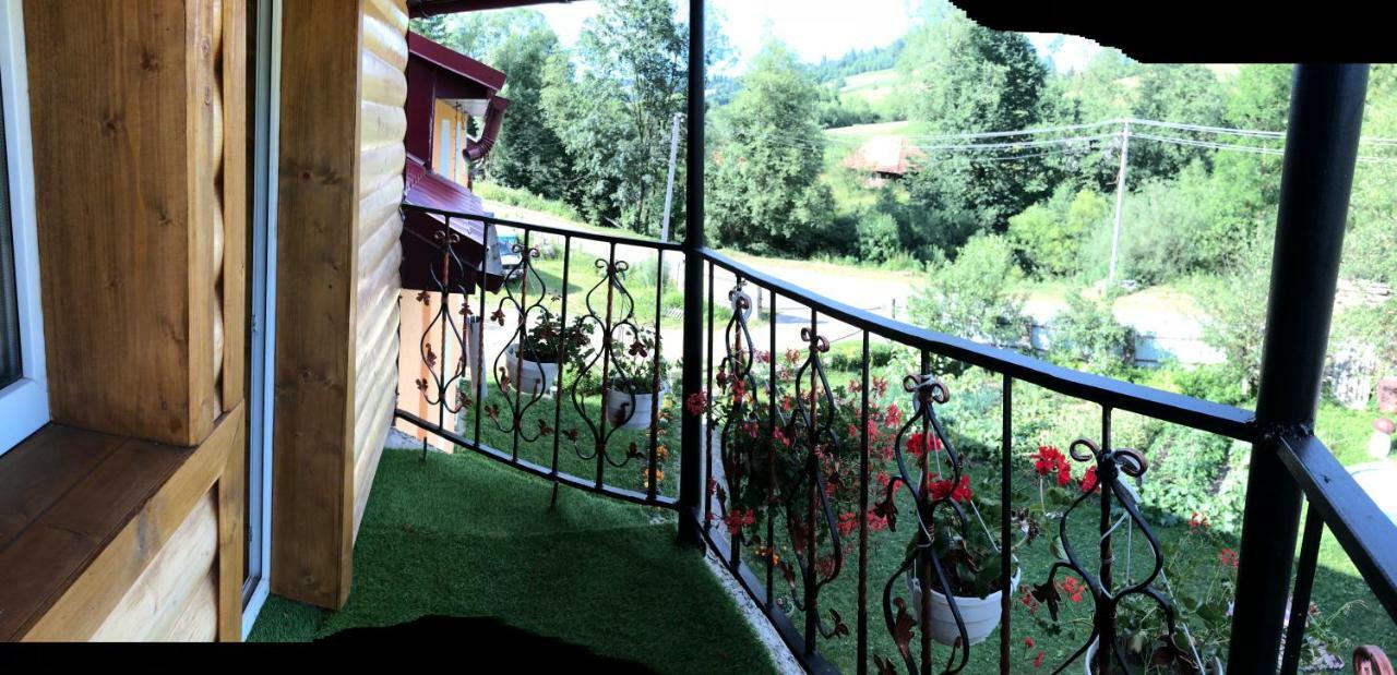 Sadyba Domashniy Zatyshok Pilipets Esterno foto