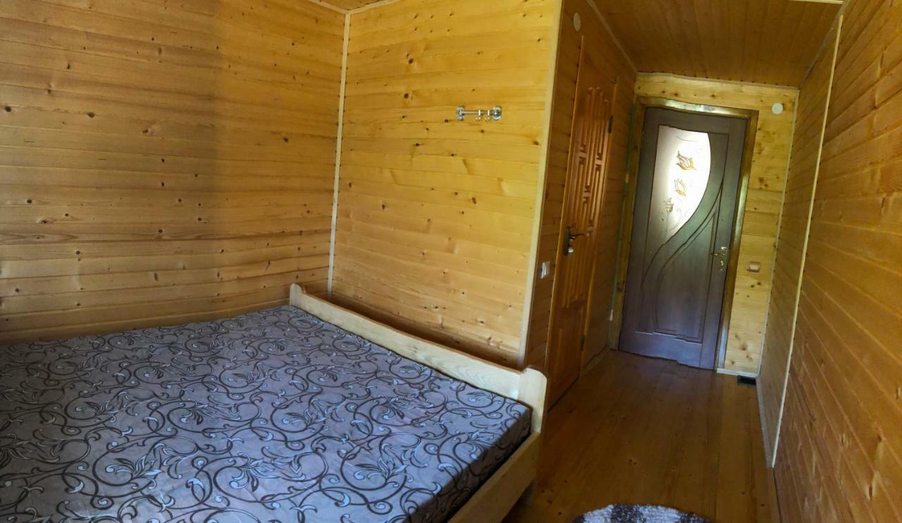 Sadyba Domashniy Zatyshok Pilipets Esterno foto