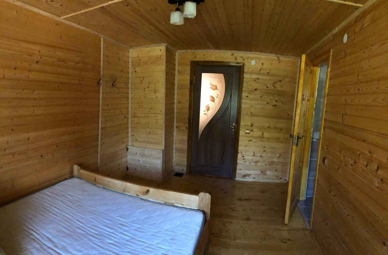 Sadyba Domashniy Zatyshok Pilipets Esterno foto